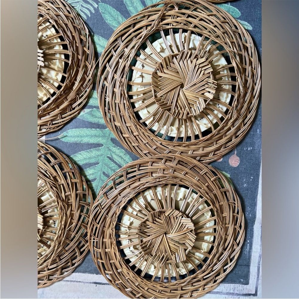 Vintage 1970s Fabric Wall Plaques With Wicker Framing Set 6 Farmhouse Country - Picture 7 of 9